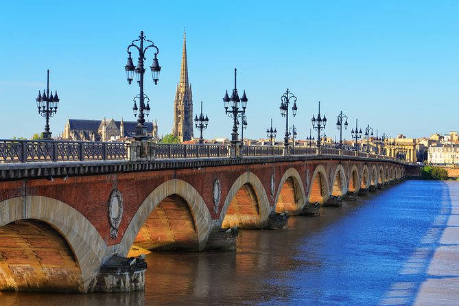 2-Hour Walking Tour of the City’s Iconic Sights and History - Place du Parlement and the café-lined center