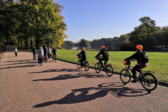 2h - Electric Bike Tour of Lyon with a Local Guide - The Rhône river path and the Croix Rousse tunnel