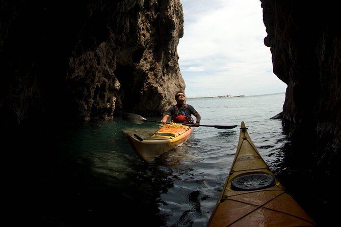 3 Hour of Sea Kayak Trip in the Creeks of Sete - What the guides add