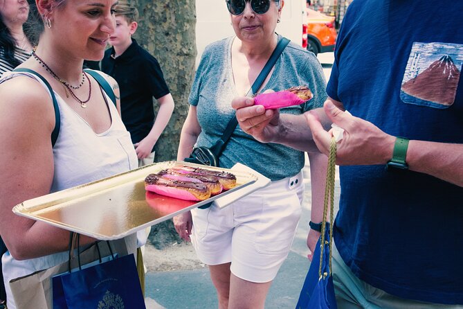 A Morning in Paris Food Tour: Croissants, Baguettes & Chocolate - Quiche Lorraine at a classic bakery