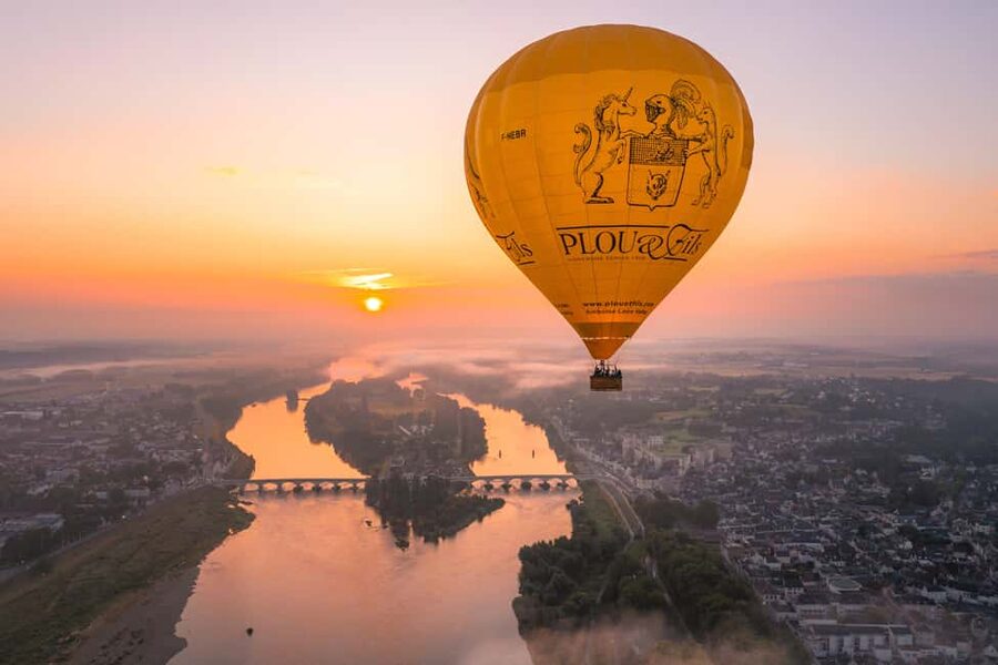 Amboise Hot-Air Balloon Sunset Ride over the Loire Valley - Meeting near Île d’Or and heading to the launch site