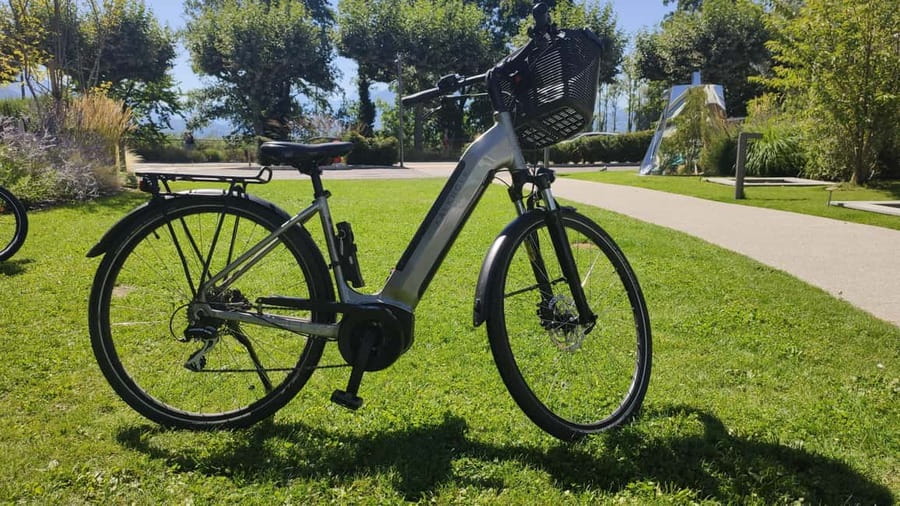 Annecy-le-Vieux, France: Electric and Classic Bike Rentals - Is $37 good value for one day?