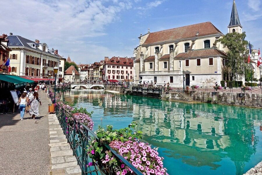 Annecy: Private Guided Tour - Discover "Venice of the Alps" - The Palais de l’Isle and its prison past
