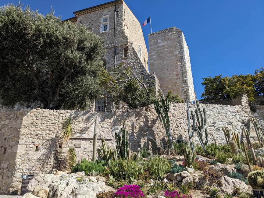 Antibes: 2 hour walking tour in the old town - Key points to know before booking