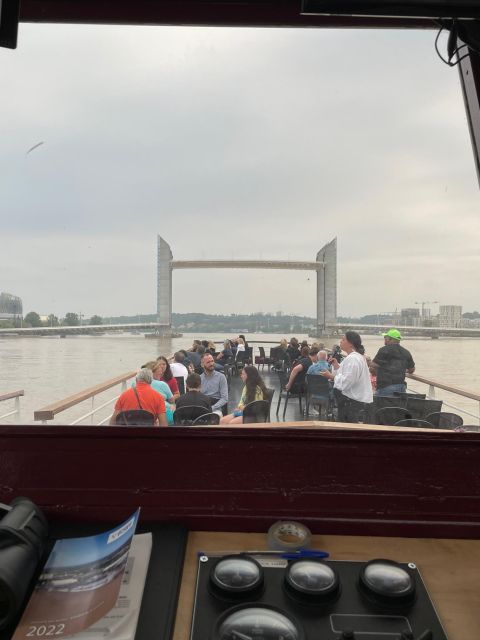 Aperitive guided cruise « Wine and Canelé » - Seeing Bordeaux from the Garonne