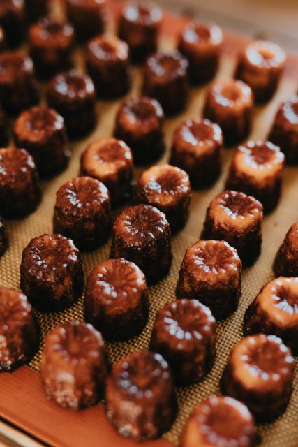 Aperitive guided cruise « Wine and Canelé » - Wine, soft drinks, and a canelé