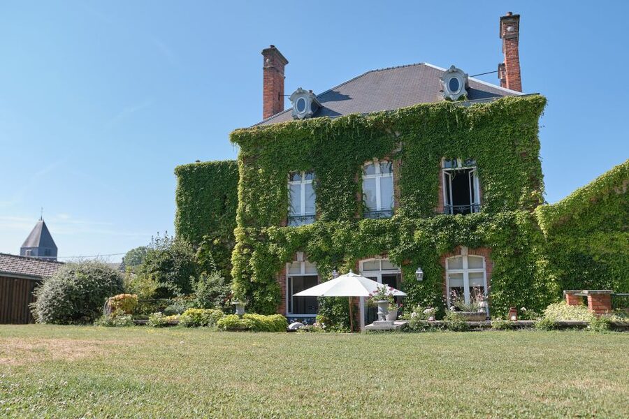 Aÿ-Champagne: Champagne House Tour and Tasting Class - Key things to know before you book