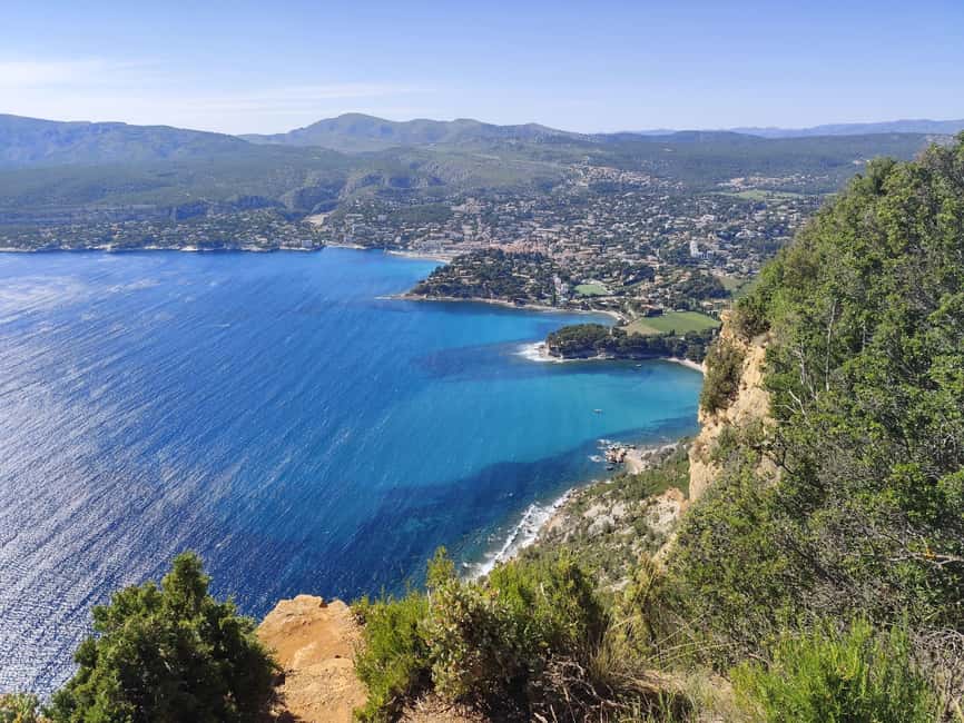 Bandol and Cassis: Full Day Wine Tour from Marseille - Cassis: bright whites beside the Mediterranean