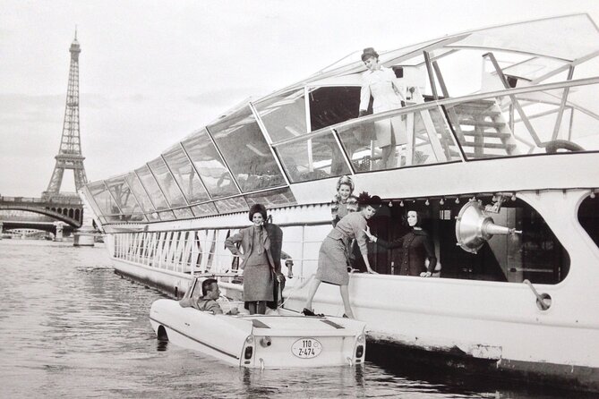 Bateaux Mouches Dinner Cruise on the Seine River in Paris - Piano, violin, and the rhythm of the meal