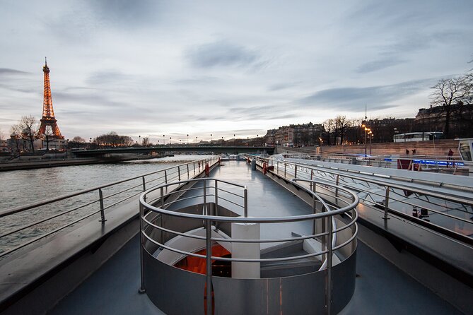 Bateaux Mouches Dinner Cruise on the Seine River in Paris - Who will enjoy this evening most?
