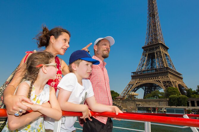 Bateaux Mouches Sightseeing Cruise on the Seine River in Paris - City Hall, the Conciergerie, and the medieval islands