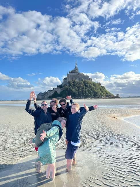 Bay of Mont Saint-Michel : Quicksands And Discovery - The four-kilometre route is easy, but not effortless