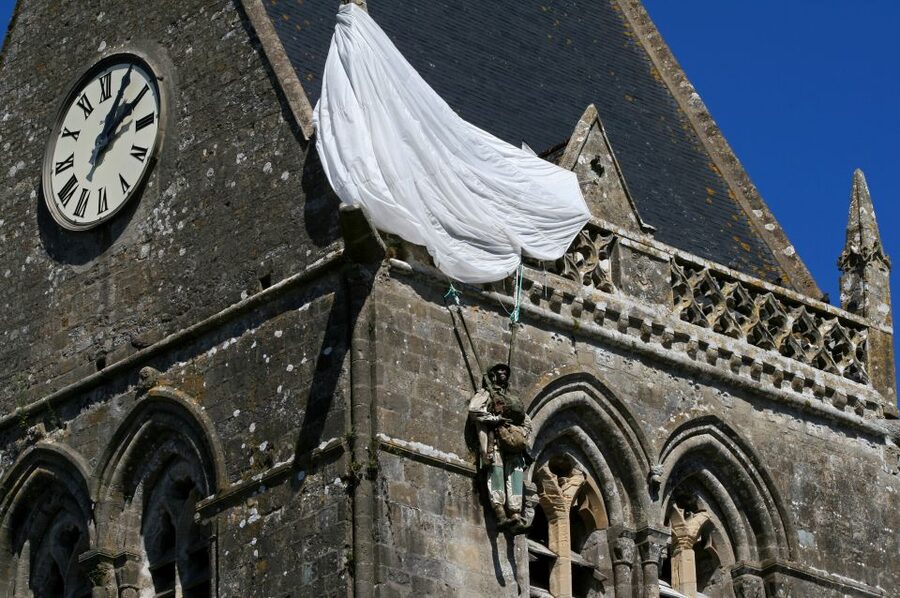 Bayeux: Band Of Brothers Full-Day Tour - Carentan brings the route to its final objective