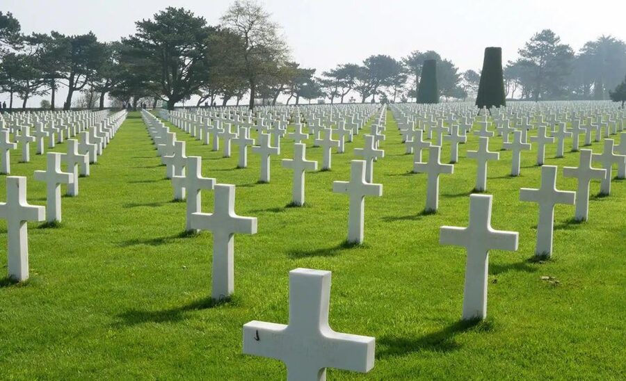 Bayeux: Normandy D-Day Landing Beaches Full-Day Guided Tour - Sainte-Mère-Église begins the story inland