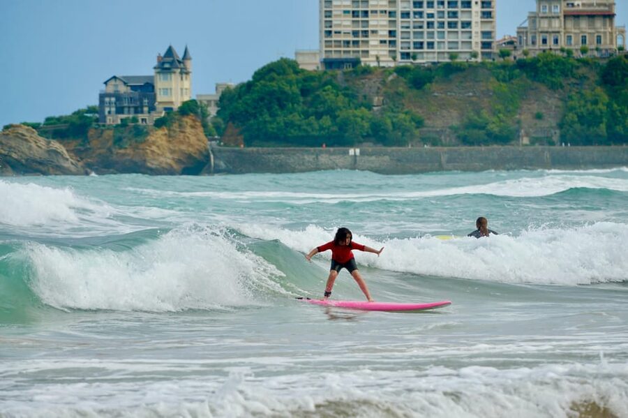 Biarritz: 1.5-Hour Group Surf Lesson - Equipment, stairs, and what to bring