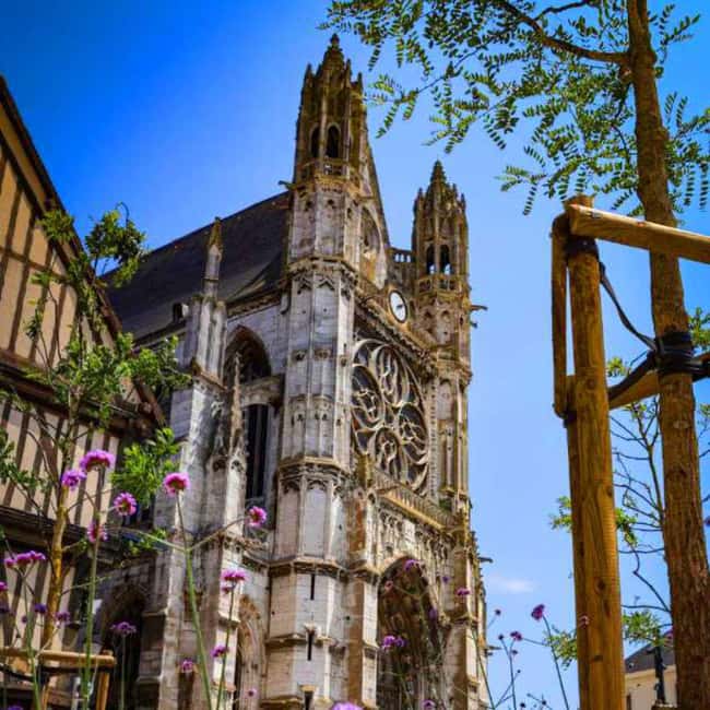 Bike tour from Vernon to Giverny with local guide - Along the Seine on the road to Giverny