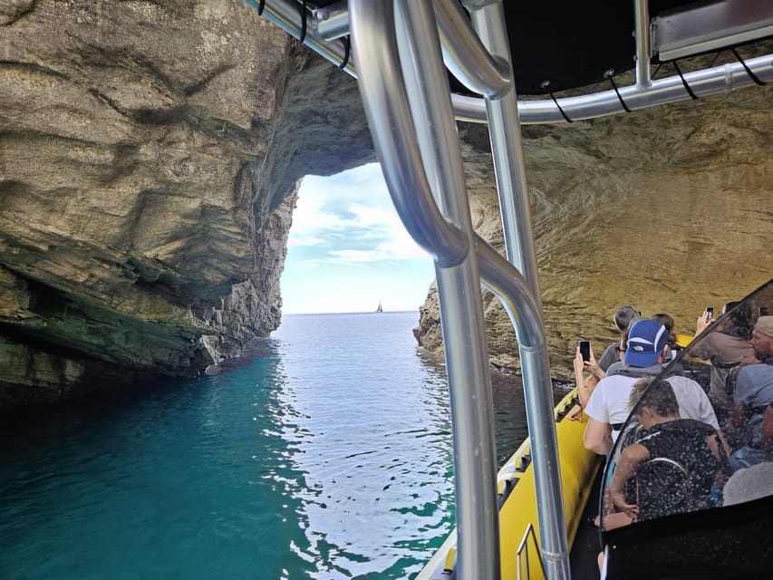 Bonifacio: Lavezzi Islands and Caves Guided Tour - Who should book this Bonifacio excursion?