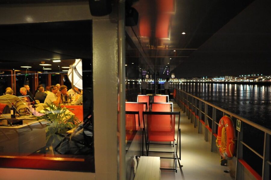Bordeaux: 2-Hour River Dinner Cruise - How much value do you get for $81?