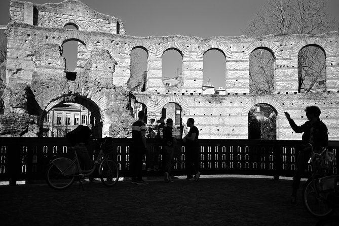 "Bordeaux by bicycle: a 3-hour tour immersive experience" - Pont Jacques Chaban-Delmas and the Cité du Vin