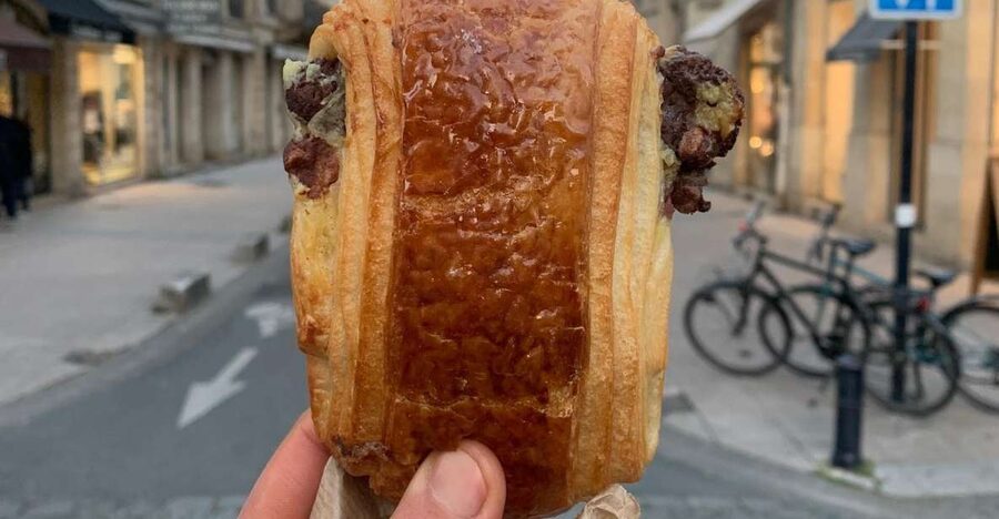 Bordeaux: Chocolate & Pastries Food Tour | 6+ Tastings - Walking, pace, and group size