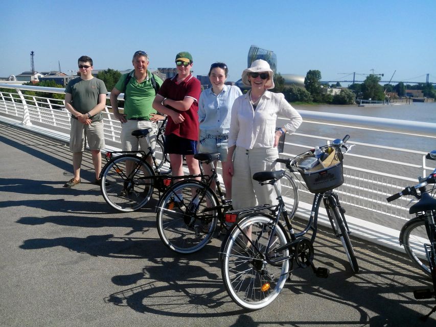 Bordeaux: Essentials 3-Hour Bike Ride - Group size, comfort, and timing