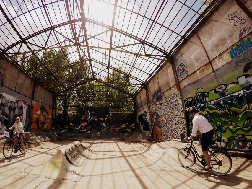 Bordeaux: Essentials 3-Hour Bike Ride - Quai des Chartrons, Rue Notre Dame, and Cours Xavier Arnozan