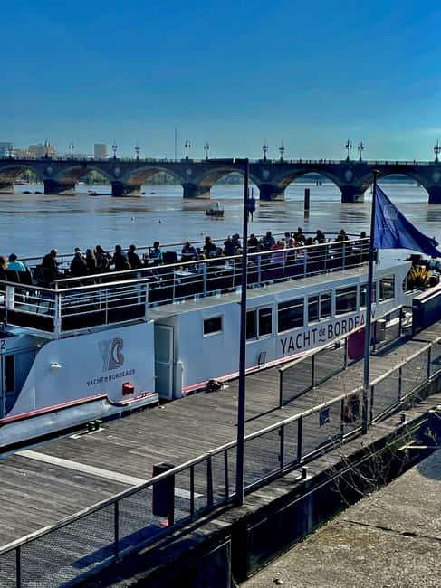 Bordeaux: Garonne River Yacht Cruise with Brunch - What the seasonal brunch includes