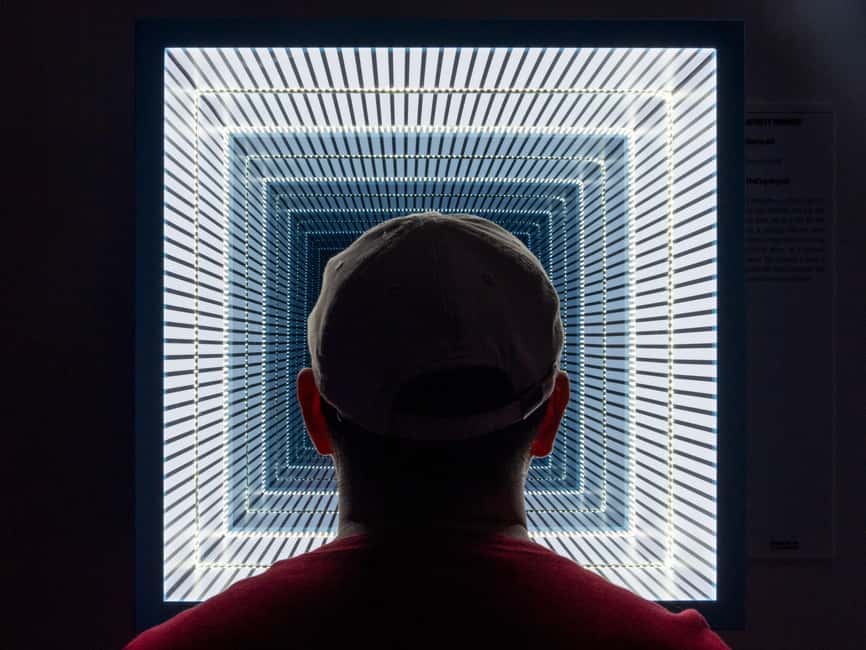 Bordeaux: Museum of Illusions Entry Ticket - Starting with visual tricks and sensory confusion