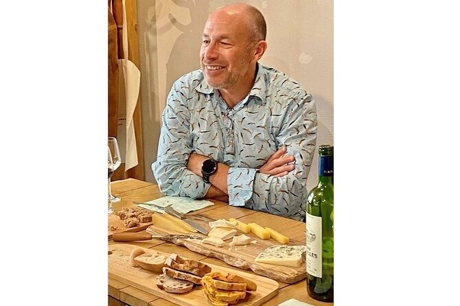 Bordeaux Old Town Food and Wine Tour - The Cave de la Rousselle wine pairing