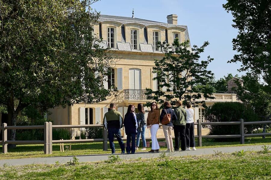 Bordeaux: Saint-Emilion and Medoc Full-Day Wine Experience - Leaving Bordeaux in a small, air-conditioned van