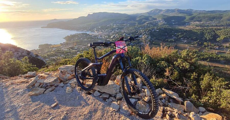 Calanques National Park: E-Mountain Bike with Virtual Guide - Who should book this ride