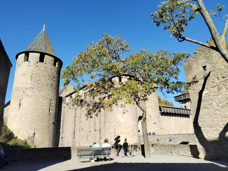 Carcassonne: Private Guided Tour of the Medieval Fortress - The guides make the history easier to follow
