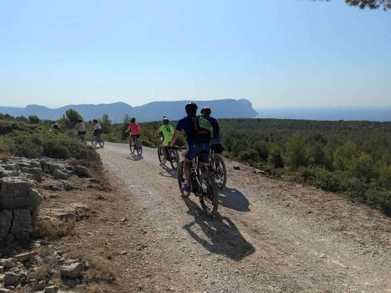 Cassis: Calanques and Viewpoints Tour by Mountain E-Bike - Quiet viewpoints above Cassis Bay