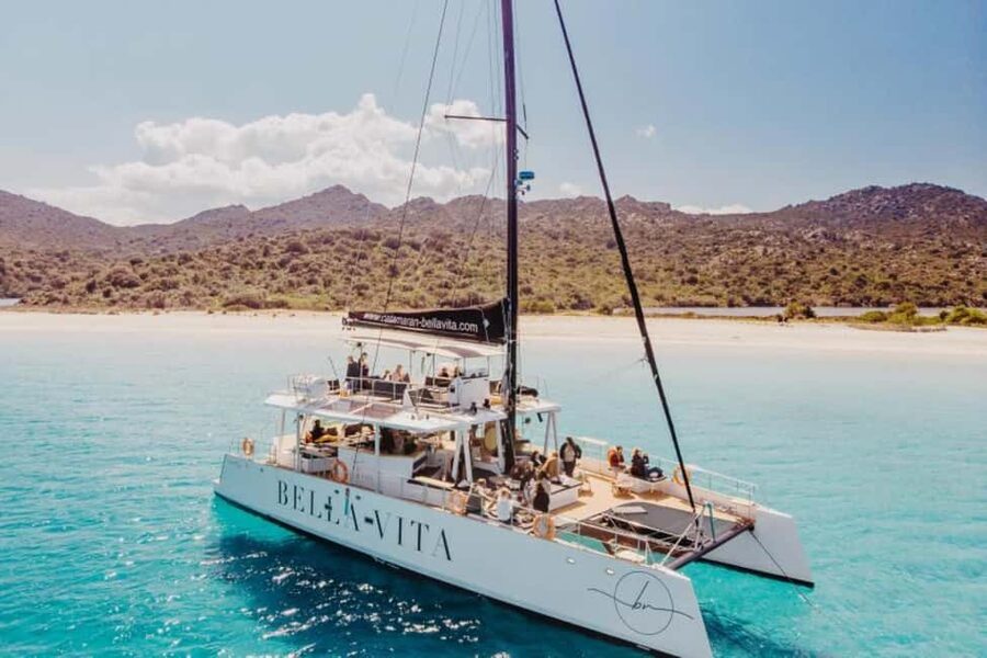 Catamaran day excursion - Bella Vita’s decks and onboard atmosphere