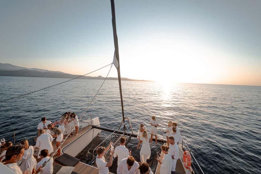 Catamaran half-day excursion - Finding your best place on the Bella Vita