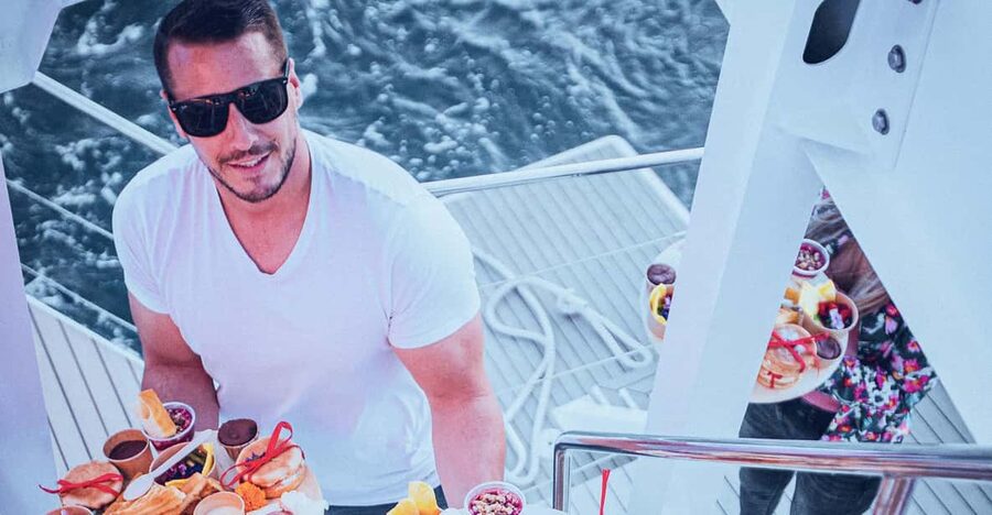 Catamaran Lucile | Sunday brunch - What the Three Hours Feel Like