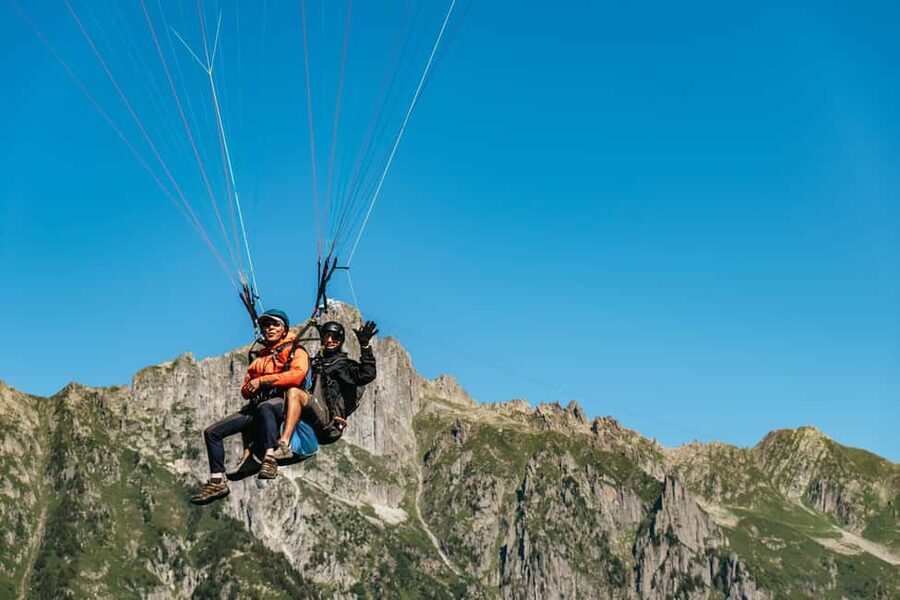 Chamonix: Tandem Paragliding Flight - Twenty minutes above Chamonix