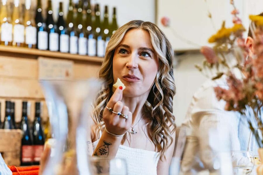 Cheese & Wine Tasting in Montmartre with Local Cheesemonger - The best parts at a glance