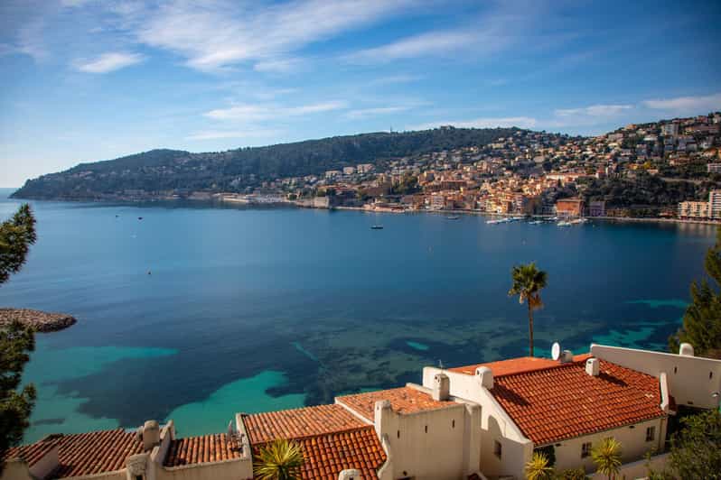 Coastal boat tour from Villefranche-Sur-Mer to Monaco - Arriving near Monaco and Port Hercule