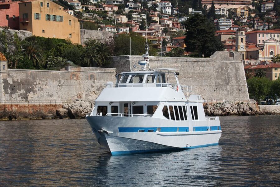 Coastal boat tour from Villefranche-Sur-Mer to Monaco - The return trip and the boat itself