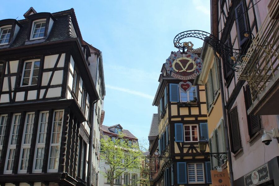 Colmar: Highlights Walking Tour and Wine Tasting - What makes the stories worth hearing