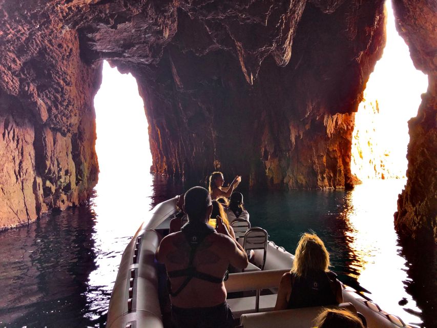 Croisière Calanques de Piana - Baignade bateau 12 places - The swim and snorkeling stop
