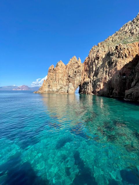 Croisière visite des Calanques de Piana Baignade en vedette - Cargèse, Omigna, and Arone Beach come first