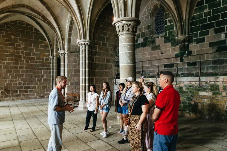 Day Trip to Mont-Saint-Michel from Paris - The coach ride: useful comfort with a few limits