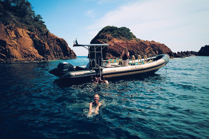 Departure from Saint-Raphaël - The creeks of Estérel - The swim and snorkel stop