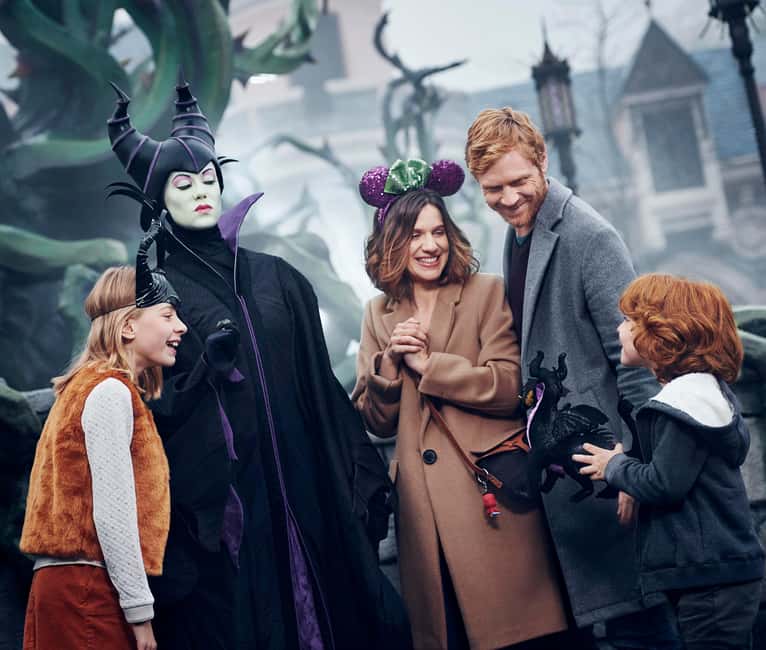 Disneyland® Paris Tickets and Shuttle Transport - Choosing between one park and two parks