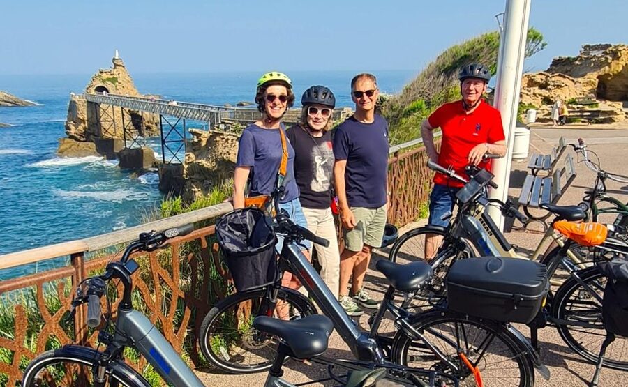 E-bike Guided Tour Biarritz & small villages - Biarritz by bike, from waterfront icons to ocean views