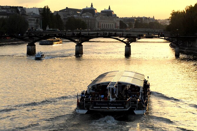 Eiffel Tower Dinner Experience and Sightseeing Seine River Cruise - The Seine route and its famous views