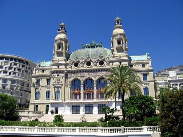 Excursion partagée Eze, Monaco & Monte Carlo from Nice - Villefranche-sur-Mer and the first sea view
