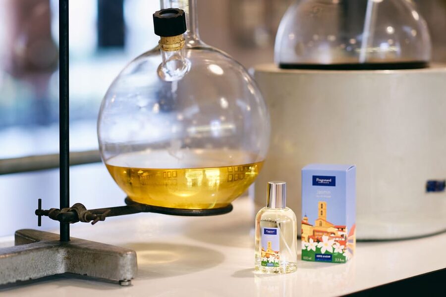 Fragonard Eze: Perfume Making Class and Factory Tour - Browsing the Fragonard boutique afterward